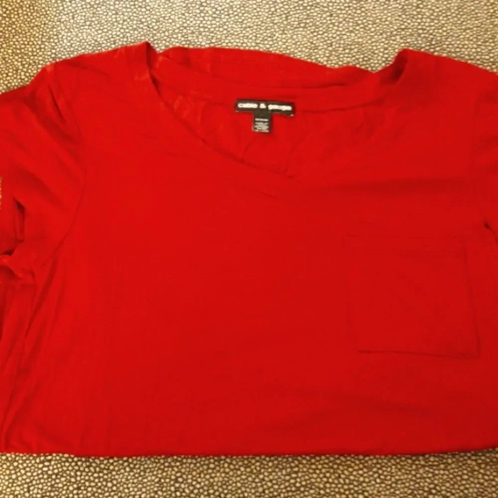 Cable & gauge, hi low, blouse with pocket. Red. Size medium